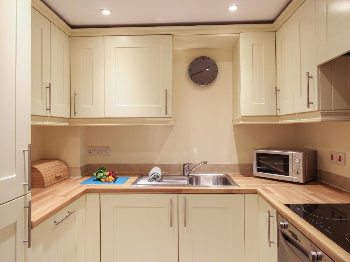 Nautical Breeze Apartment เวย์มัธ ภายนอก รูปภาพ